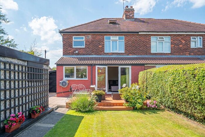 3 Bedroom Semi-Detached House For Sale In Malvern Avenue, York, YO26