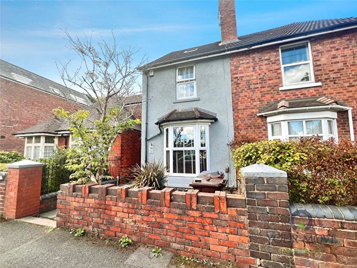 3 Bedroom Semi-detached House For Sale In Green Lanes, Bilston, West Midlands, WV14