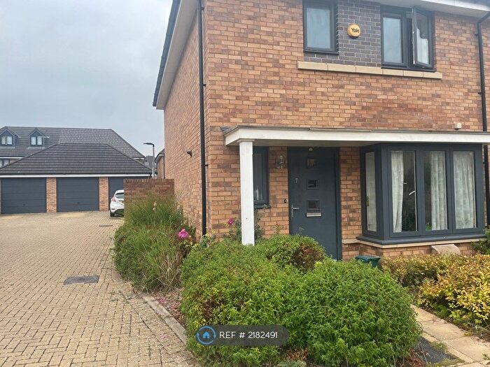 3 Bedroom End Of Terrace House To Rent In William Close, Welwyn Garden City, AL7