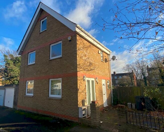 3 Bedroom House To Rent In Kinver Road, Sydenham, London, SE26