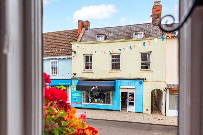 4 Bedroom Apartment To Rent In High Street, Stony Stratford, Milton Keynes, Buckinghamshire, MK11