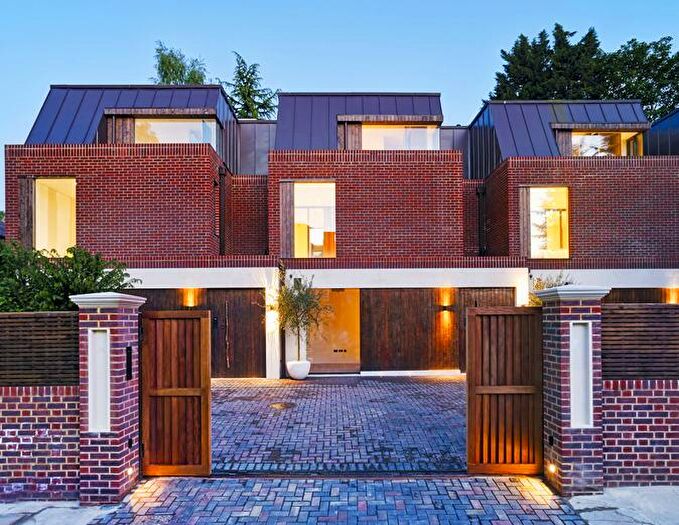 4 Bedroom Town House To Rent In North End, London, NW3