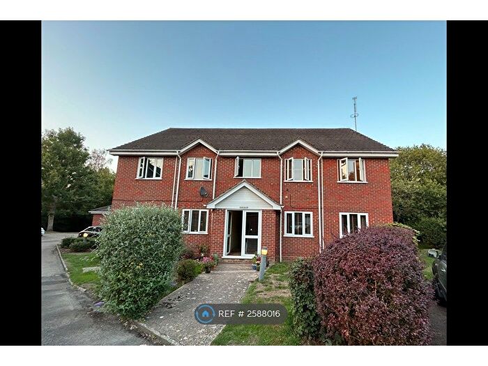 2 Bedroom Flat To Rent In Thornfield Green, Hawley, Camberley, GU17