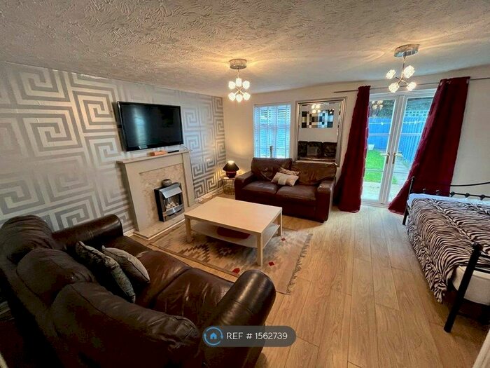 3 Bedroom Terraced House To Rent In Anchor Lane, Solihull, B91