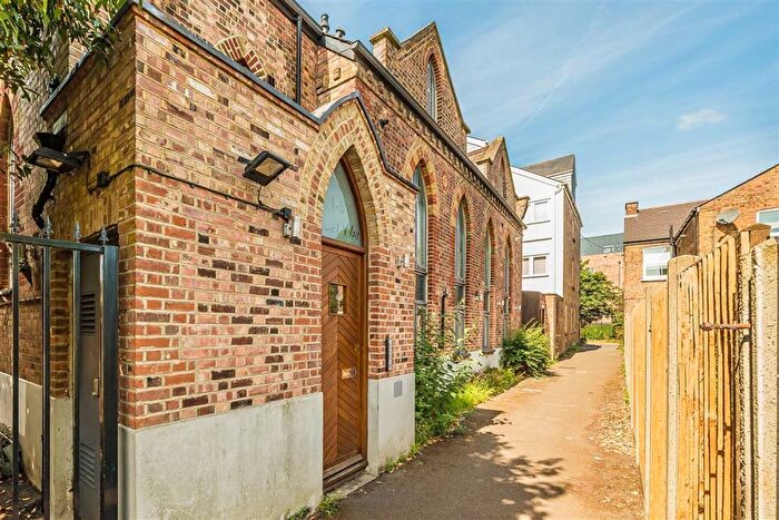 1 Bedroom Flat To Rent In North Road, Kew, TW9