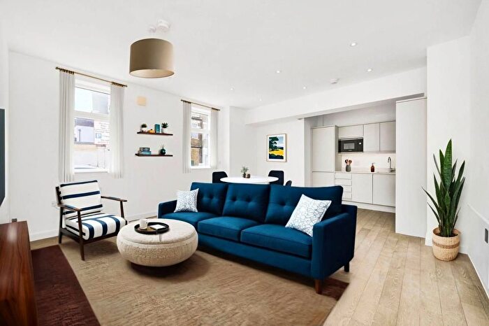 2 Bedroom Mews To Rent In Beverston Mews, Marylebone, London, W1H