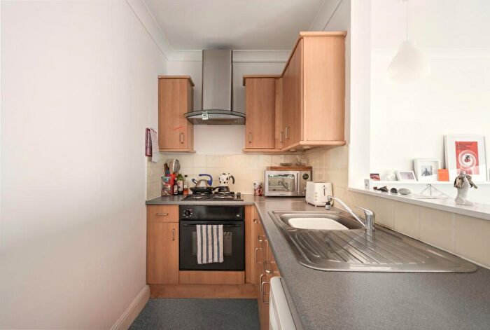 1 Bedroom Flat For Sale In Colleton Drive, Twyford, Reading, Berkshire, RG10