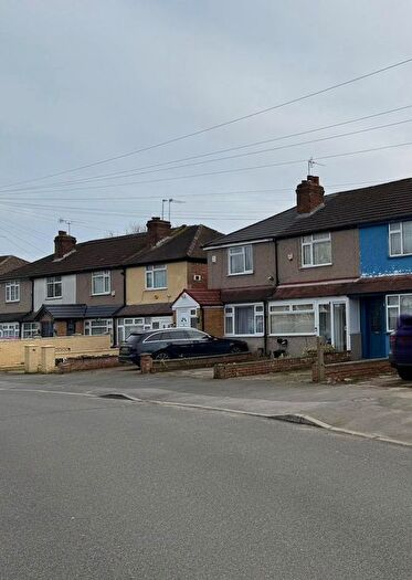 3 Bedroom End Terrace House To Rent In Warwick Crescent, Hayes, UB4