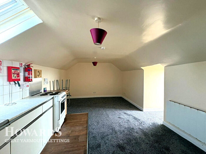 Flat To Rent In Marine Parade, Great Yarmouth, NR30