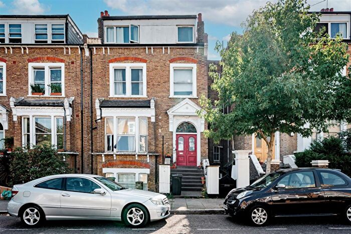3 Bedroom Flat For Sale In Portland Rise, London, N4