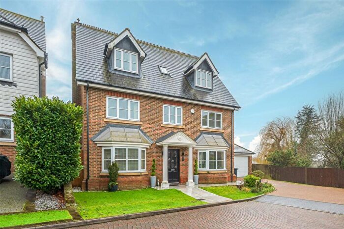5 Bedroom Detached House For Sale In Pucknells Close, Swanley, BR8