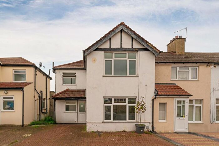3 Bedroom Terraced House For Sale In Thornton Road, Croydon, CR0