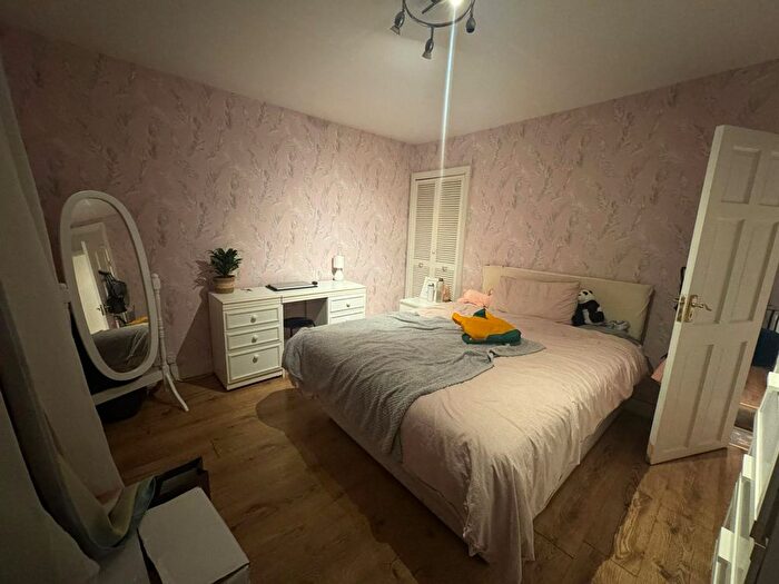 3 Bedroom Flat To Rent In Selby Road, London, E13