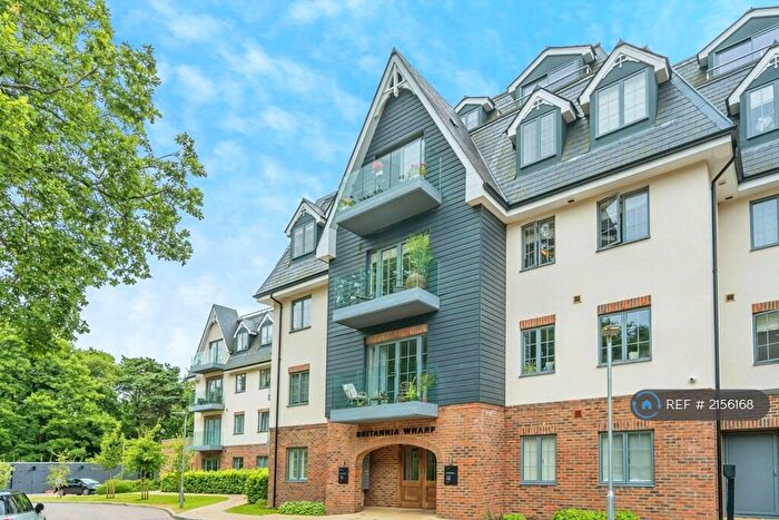 2 Bedroom Flat To Rent In Britannia Wharf, Woking, GU21