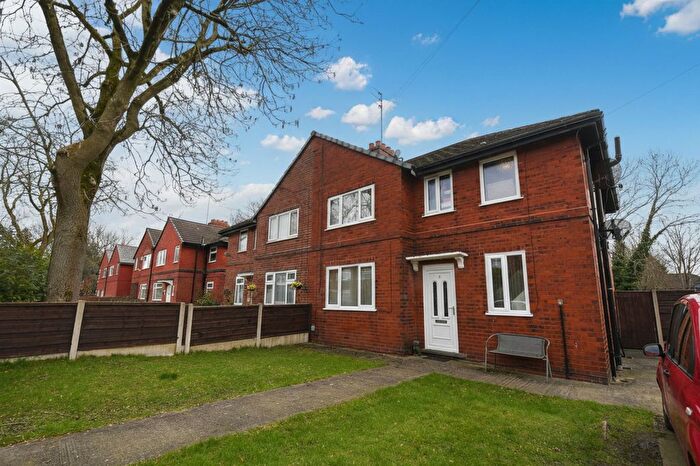 3 Bedroom Semi Detached House For Sale In Wentworth Avenue, Salford, M6