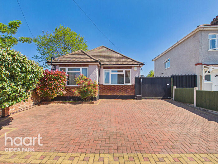 3 Bedroom Detached Bungalow For Sale In Purbeck Road, Hornchurch, RM11