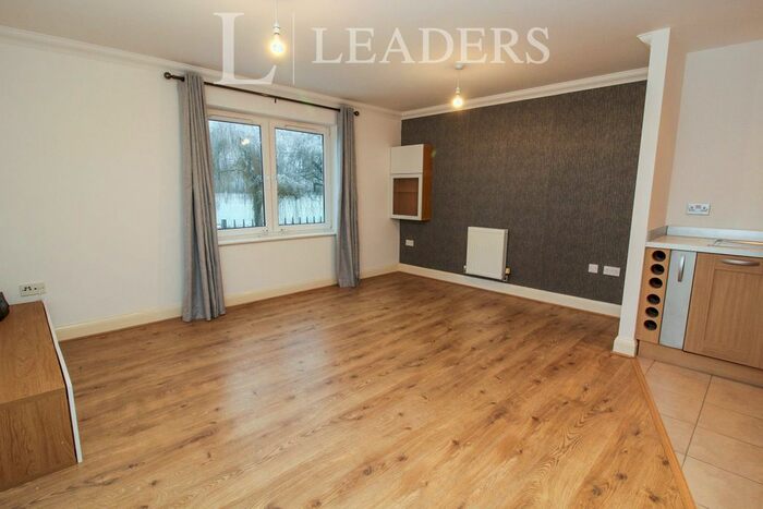 2 Bedroom Flat To Rent In Kempton Drive, Warwick, CV34