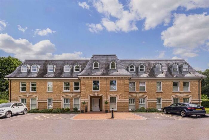 2 Bedroom Flat To Rent In Normansfield Avenue, Teddington, TW11