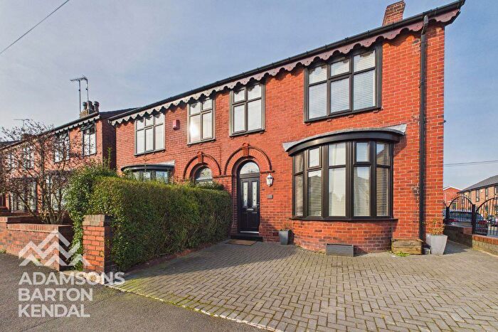 3 Bedroom Semi Detached House For Sale In Edenfield Road, Passmonds, OL12