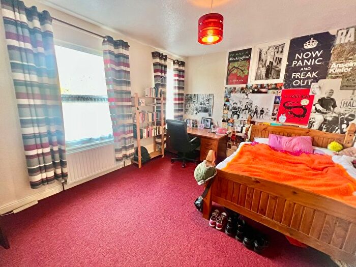 5 Bedroom Terraced House To Rent In Ashville Road, Hyde Park, Leeds, LS6