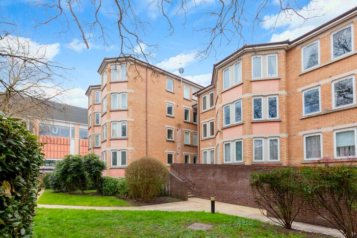 2 Bedroom Flat To Rent In Paradise Square, Oxford, OX1
