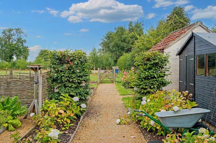 2 Bedroom Detached House For Sale In Burrington, Chew Valley, BS40