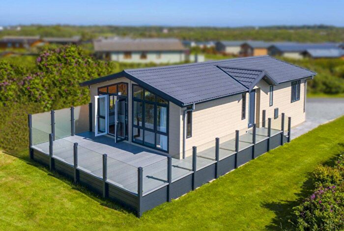 2 Bedroom Park Home For Sale In Oakmere Country Park, CW8