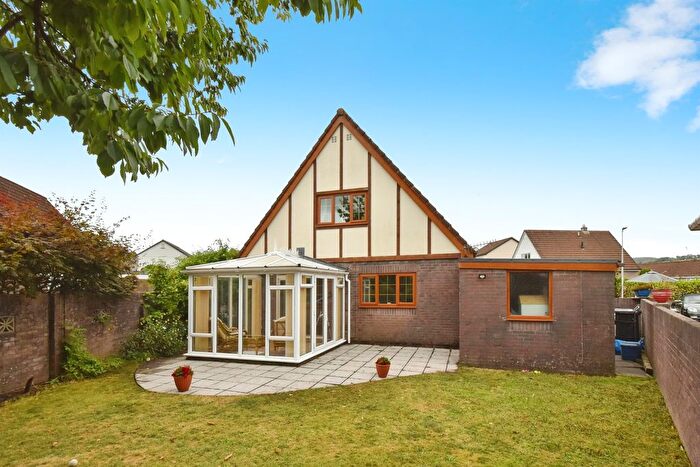 3 Bedroom Detached House For Sale In The Hollies, Quakers Yard, Treharris, CF46