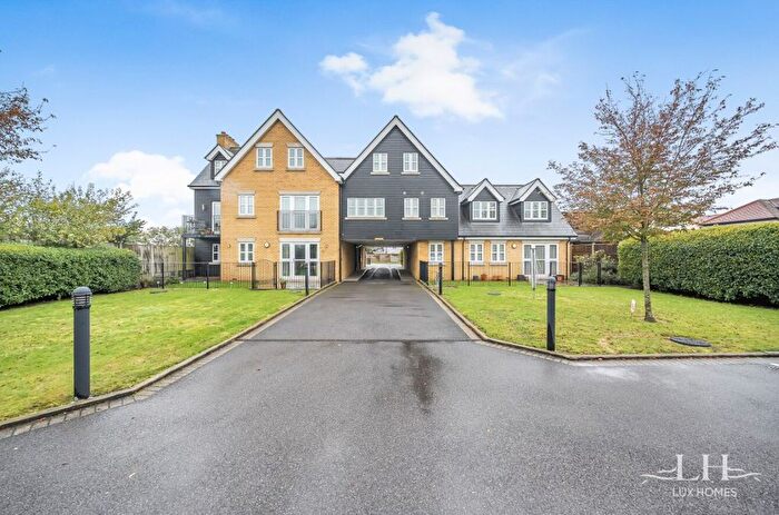 2 Bedroom Flat For Sale In Station Road, West Horndon, Brentwood, CM13