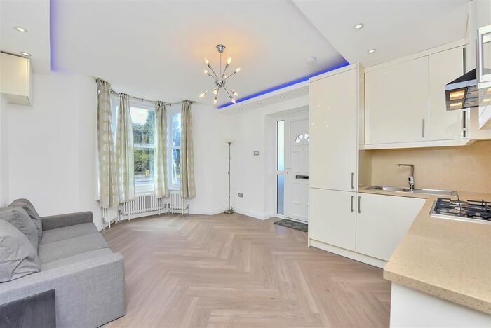 2 Bedroom Flat To Rent In Archway Road, Highgate N6