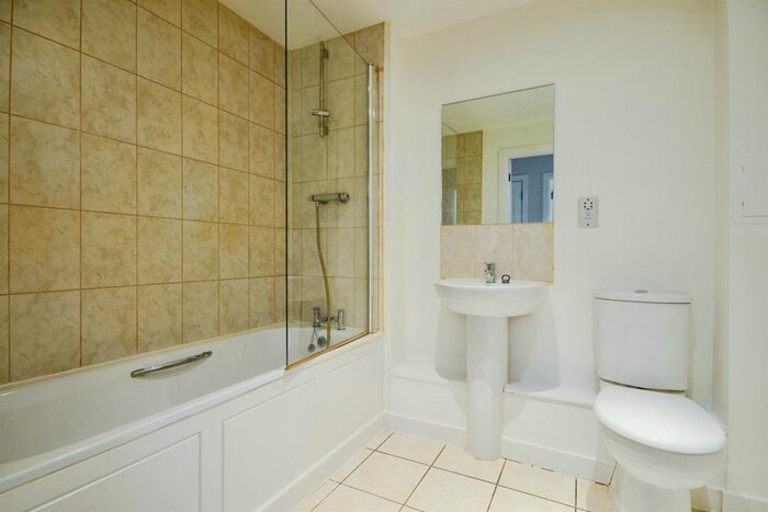 1 Bedroom Flat To Rent In Midland Road, Hemel Hempstead, HP2