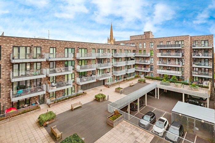 2 Bedroom Flat For Sale In Windsor Road, Slough, SL1