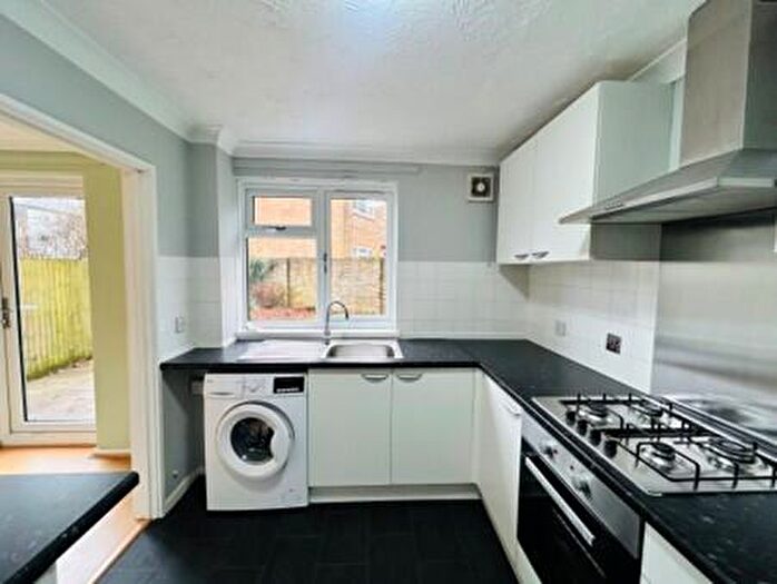 3 Bedroom House To Rent In Broadfield, RH11