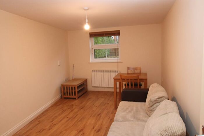 1 Bedroom Flat To Rent In Russell Street, Reading, Reading, RG1