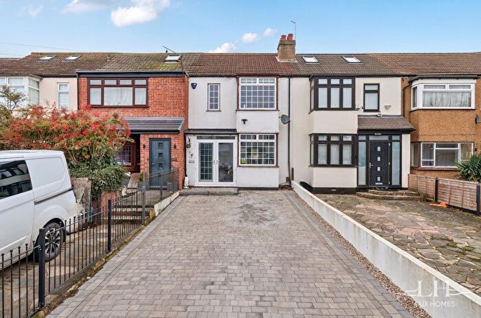 3 Bedroom Terraced House For Sale In Abbs Cross Gardens, Hornchurch, RM12