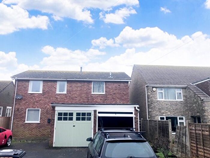 2 Bedroom Flat To Rent In Netherton Road, Weymouth, DT4