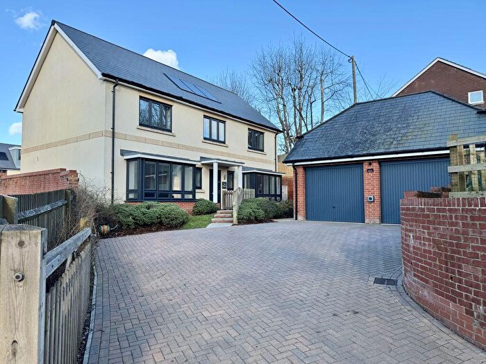 5 Bedroom Detached House For Sale In Pylands Lane, Bursledon, SO31