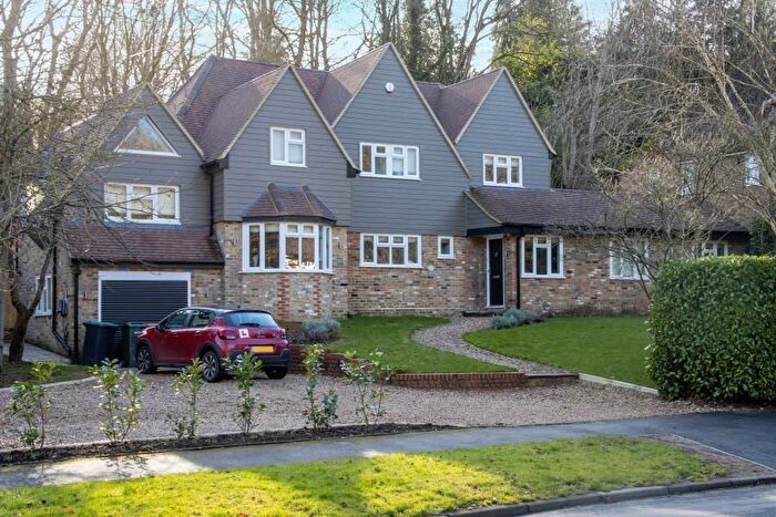 4 Bedroom Detached House To Rent In Valley Road, Rickmansworth, WD3