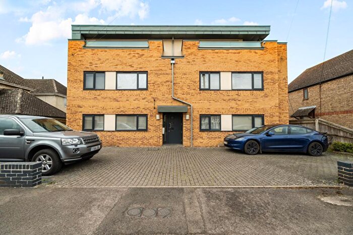 2 Bedroom Flat For Sale In The Old Dairy, Kidlington, OX5
