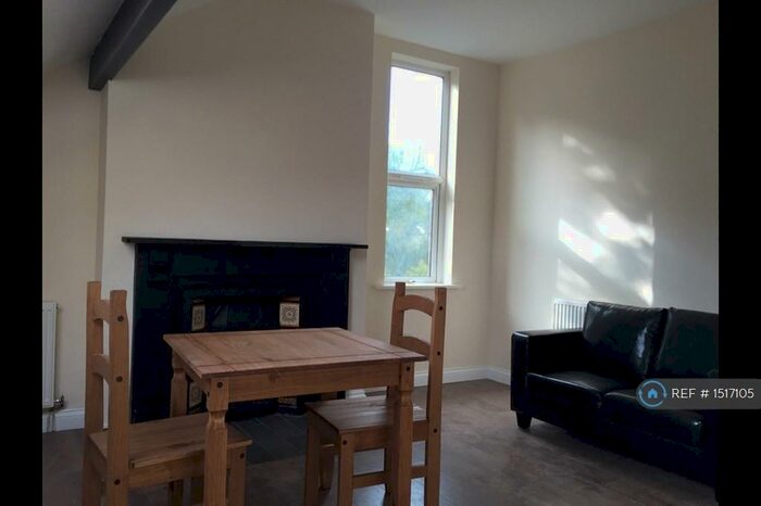 1 Bedroom Flat To Rent In Oakwood Avenue, Leeds, LS8