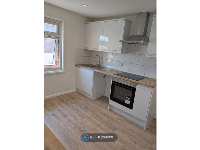 1 Bedroom Flat To Rent In Garland Road, Harwich, CO12