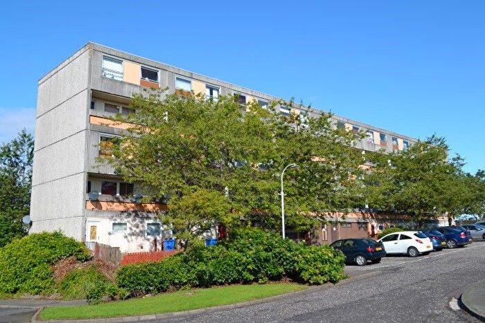 3 Bedroom Flat To Rent In Woodstock Court, Glenrothes, KY6