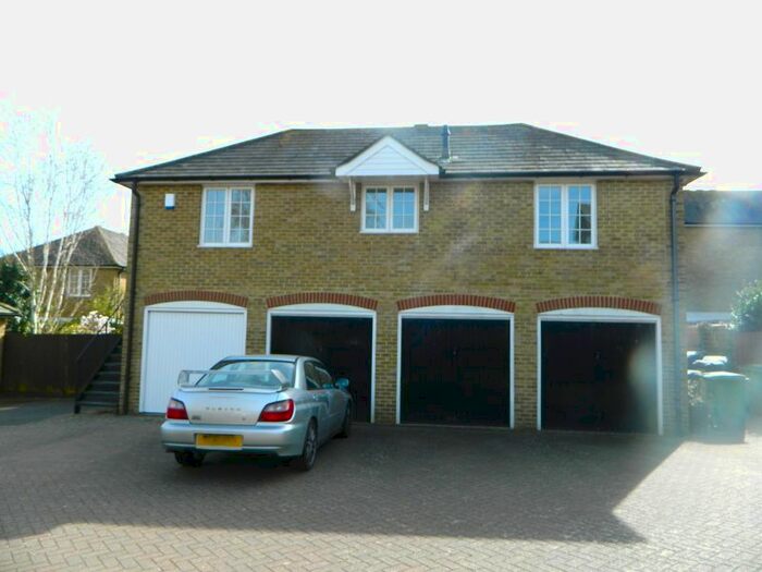 2 Bedroom Flat To Rent In Fennel Close, Maidstone, ME16