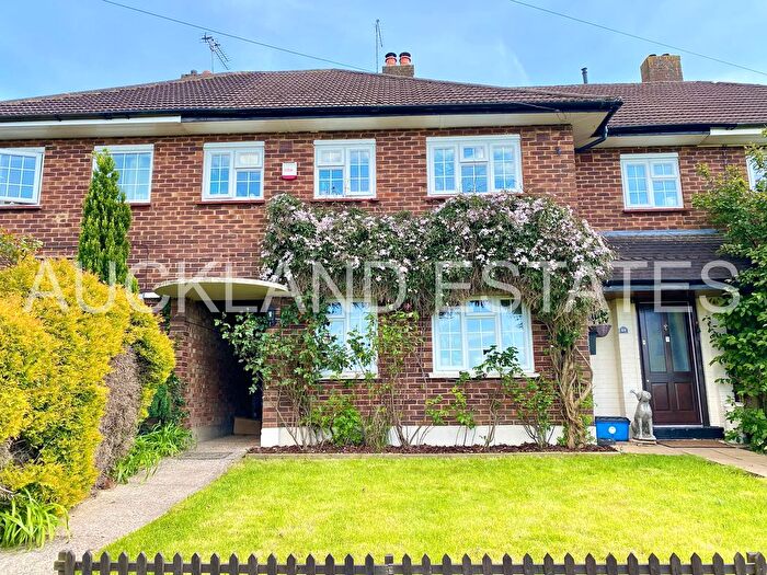 4 Bedroom Terraced House For Sale In Frowyke Crescent, South Mimms, EN6