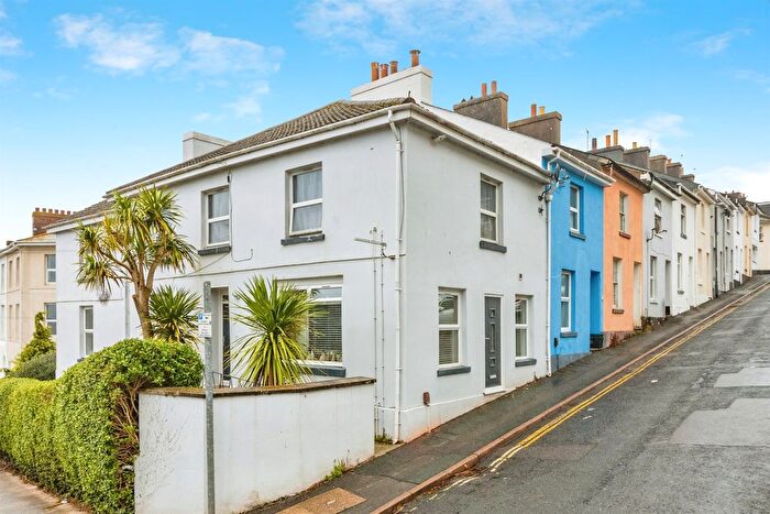 1 Bedroom Flat For Sale In Cavern Road, Torquay, TQ1
