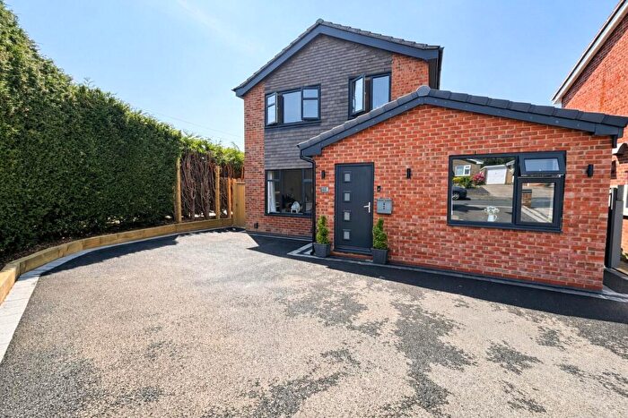 3 Bedroom Detached House For Sale In Hornsea Road, Stockport, Cheshire, SK2