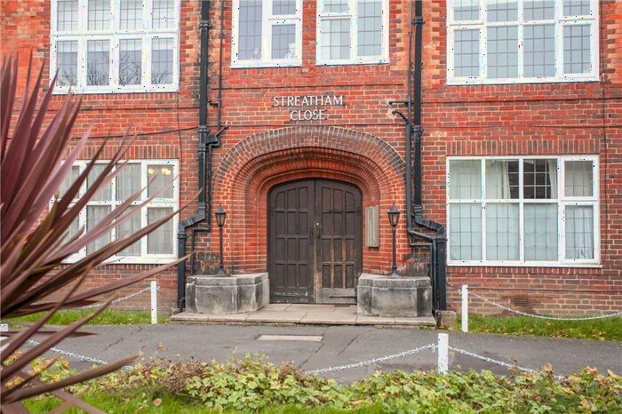 2 Bedroom Flat To Rent In Leigham Court Road, Stretham Hill, SW16