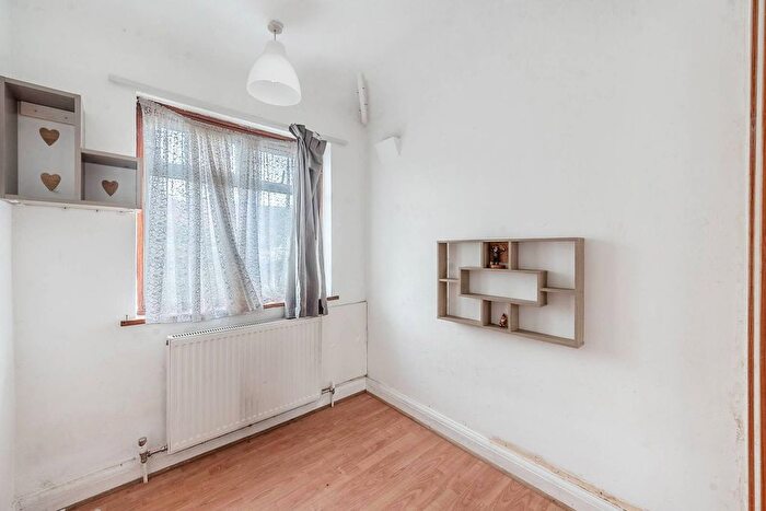 3 Bedroom Semi-detached House For Sale In Southdown Crescent, South Harrow, Harrow, HA2