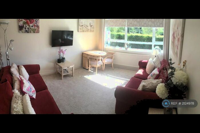2 Bedroom Flat To Rent In Boxmoor, Hemel Hempstead, HP1