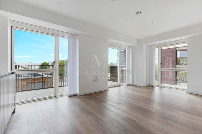 2 Bedroom Apartment To Rent In Galleria House, B Western Gateway, London, E16